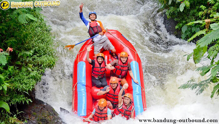 Tempat Rafting di Sungai Palayangan