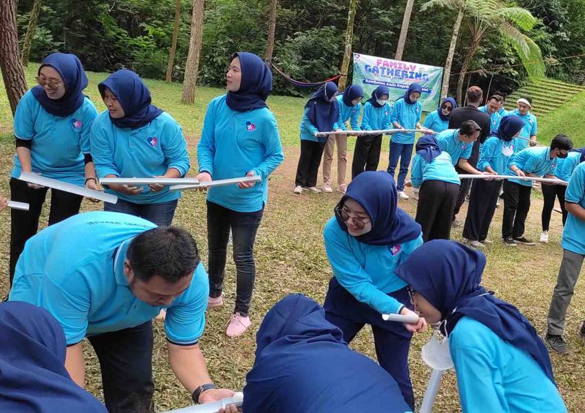 Employee_Gathering